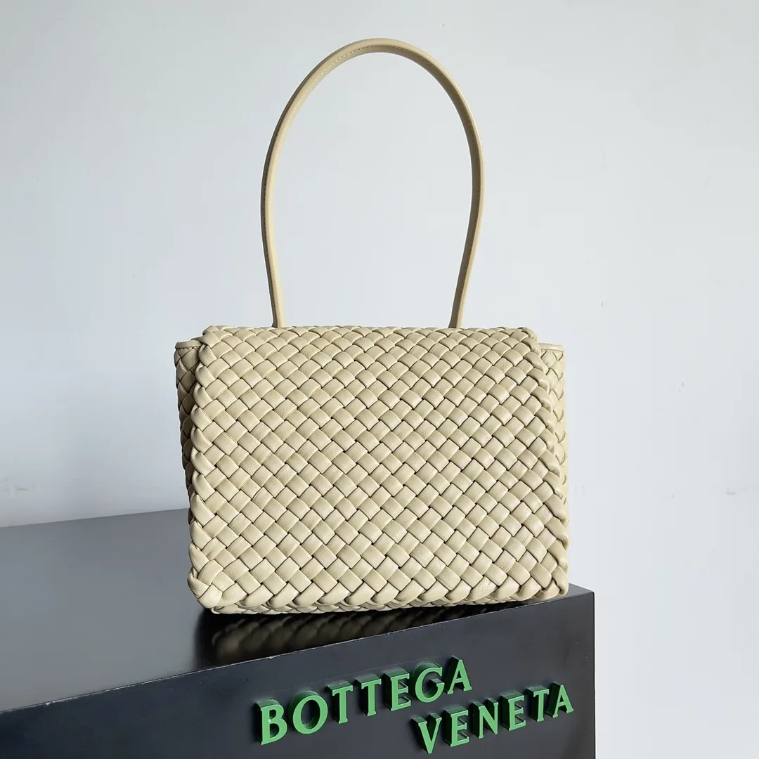 Bottega Veneta Carryall Tote Bag product photo from LabelPicks