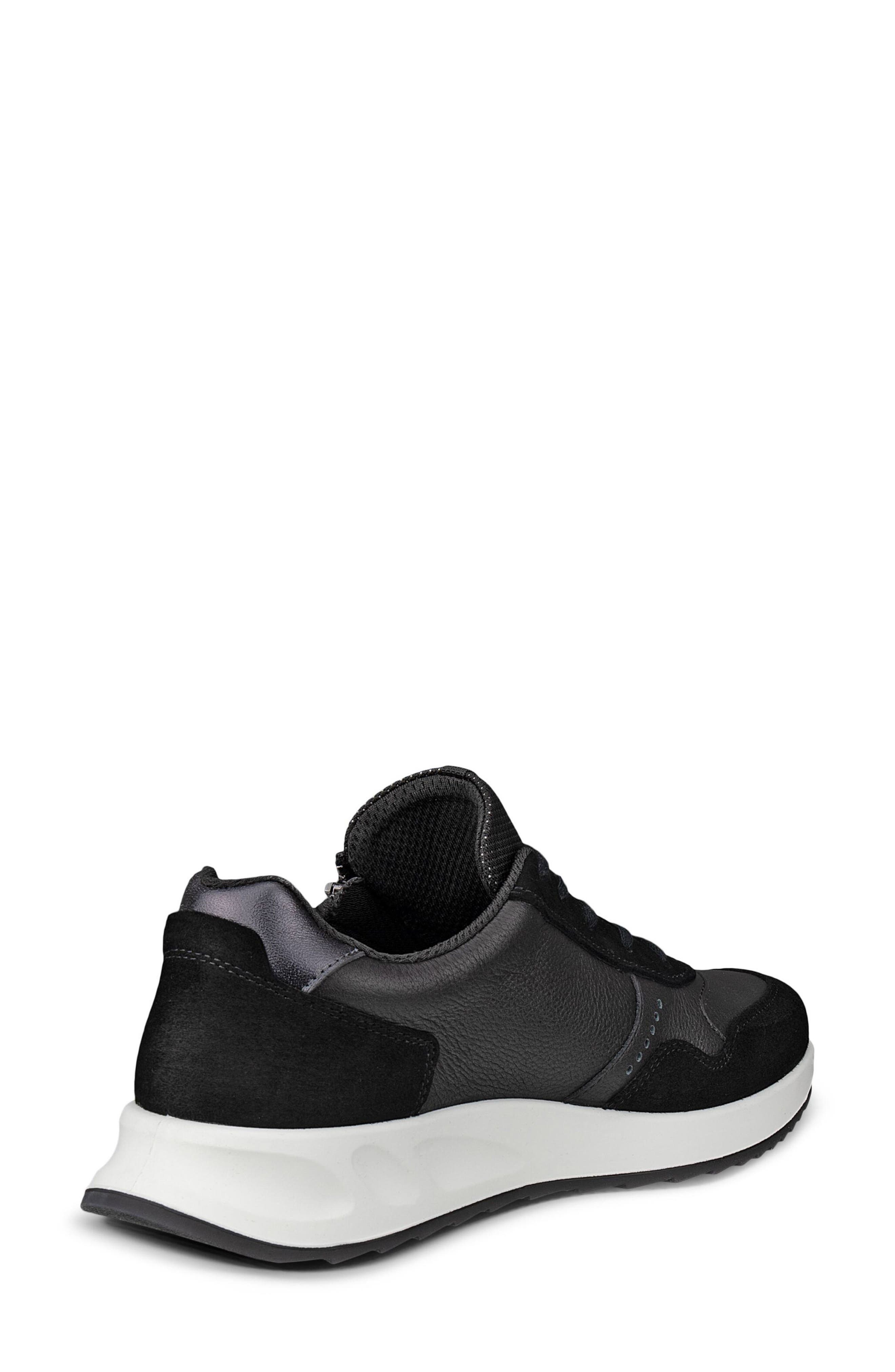 ECCO Low Top Sneaker