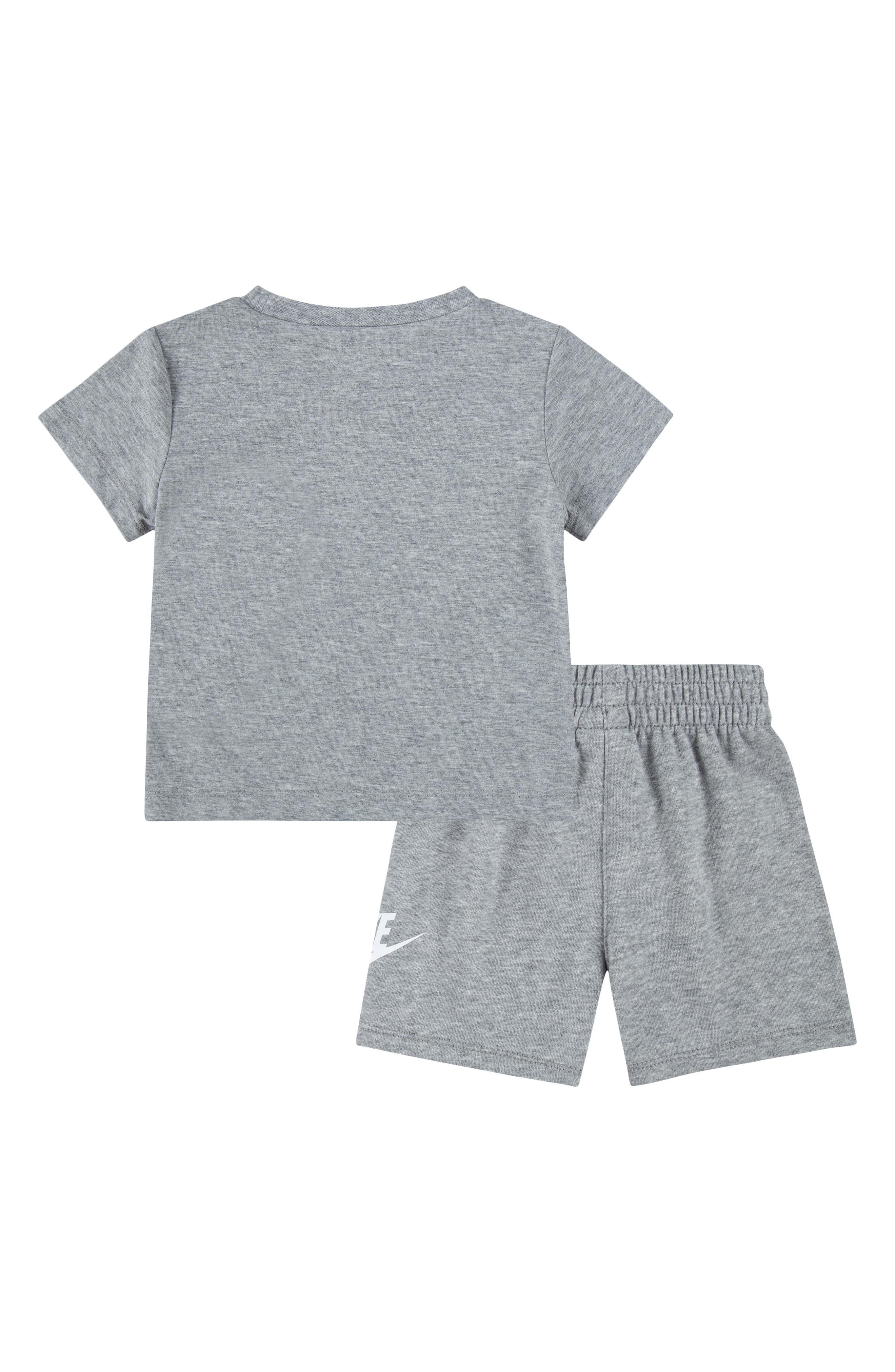 Nike Club Logo T-Shirt & Shorts Set
