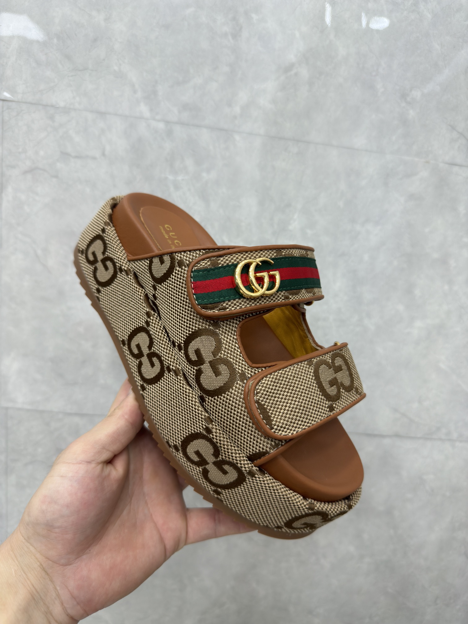 0411 New Loose Couple Logo Slippers