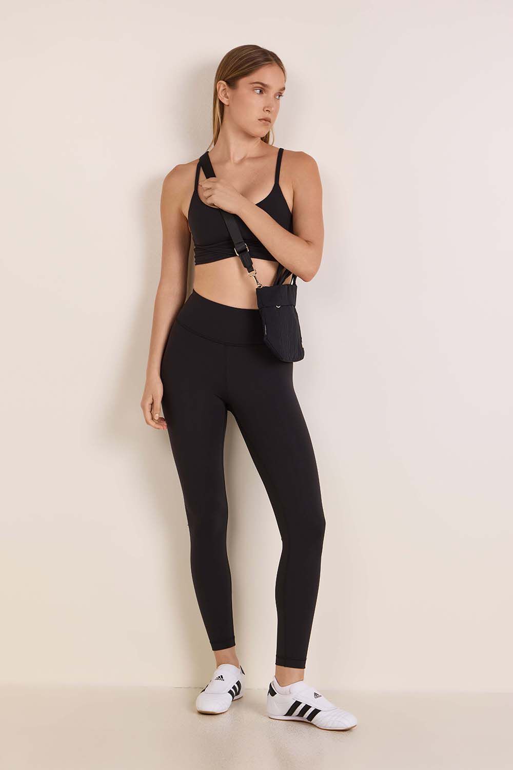 LULULEMON Wunder Train V-Back Tight 25