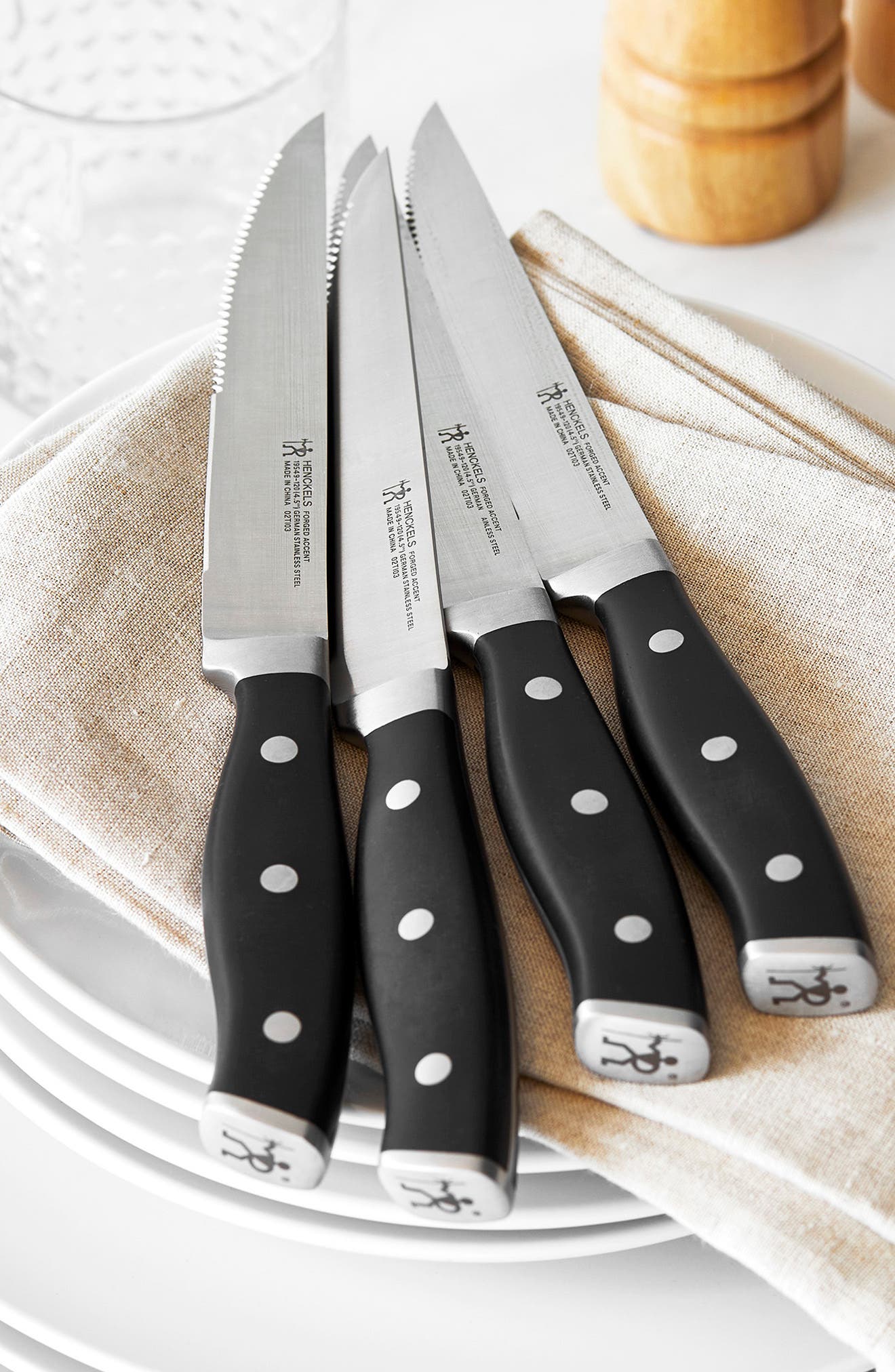 HENCKELS CUTLERY International Forged Accent 4-Piece Steak Knife Set