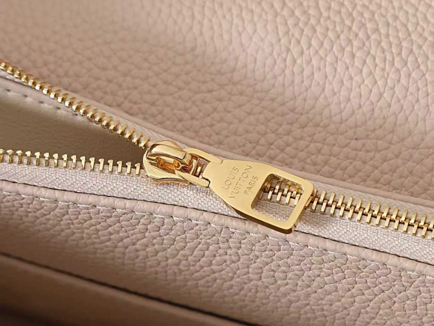 Louis Vuitton Capucines Pink Calfskin Top Handle Bag product photo from LabelPicks