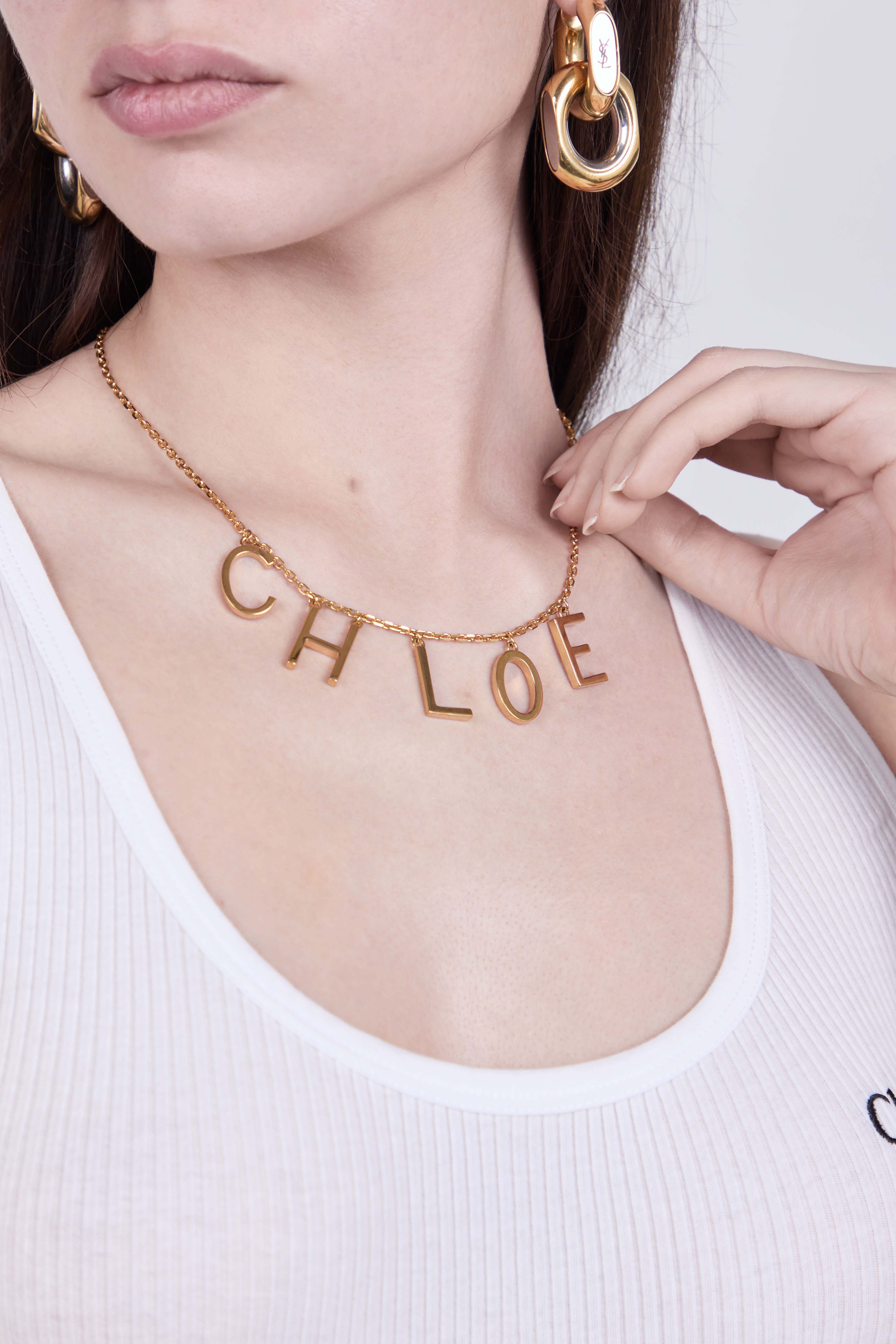 CHLOE שרשרת אותיות