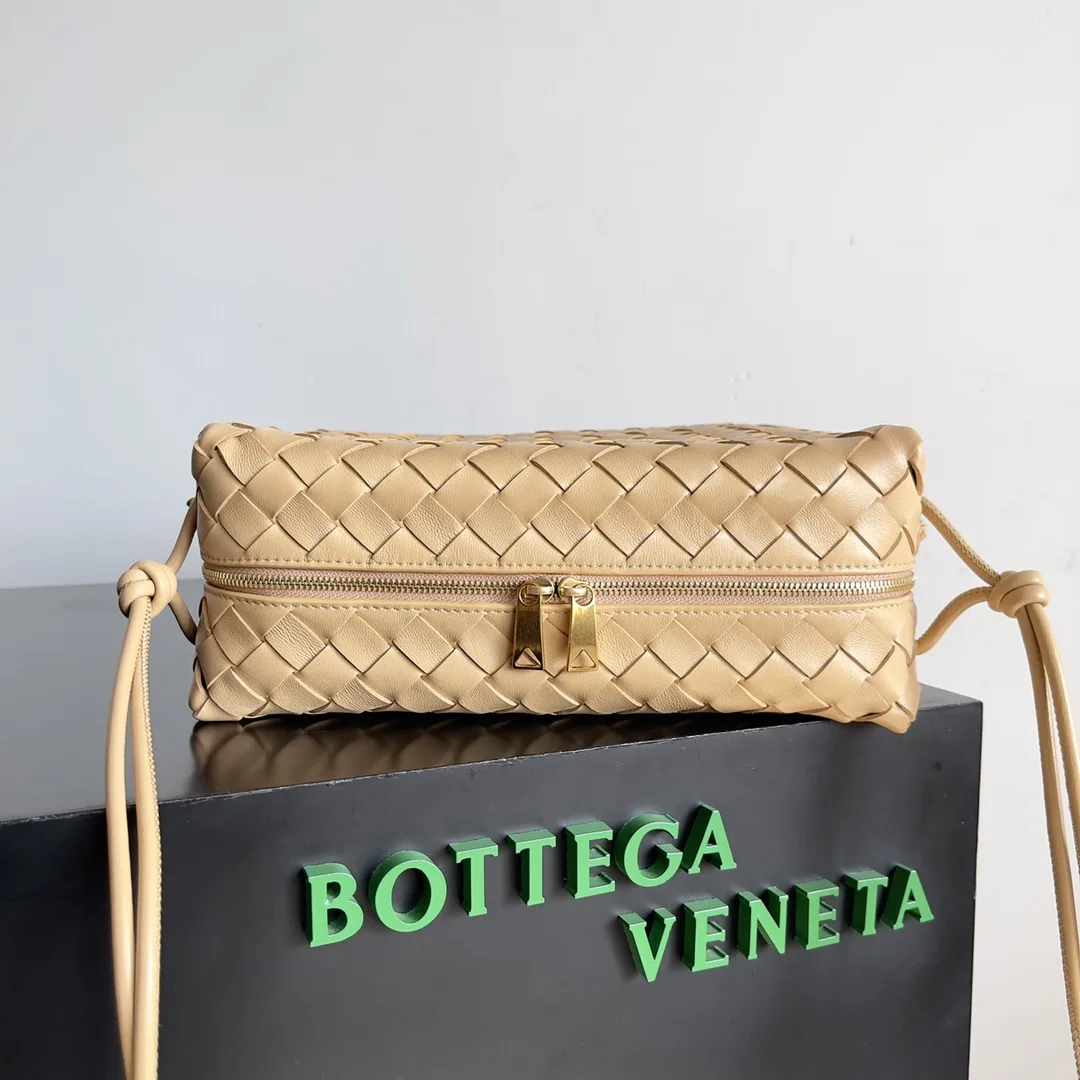 Bottega Veneta Intrecciato Woven Leather Bucket Bag product photo from LabelPicks