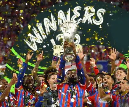Crystal Palace Team SIGNED 25/26 Conference League Winners Shirt Jersey - COA - 2025
