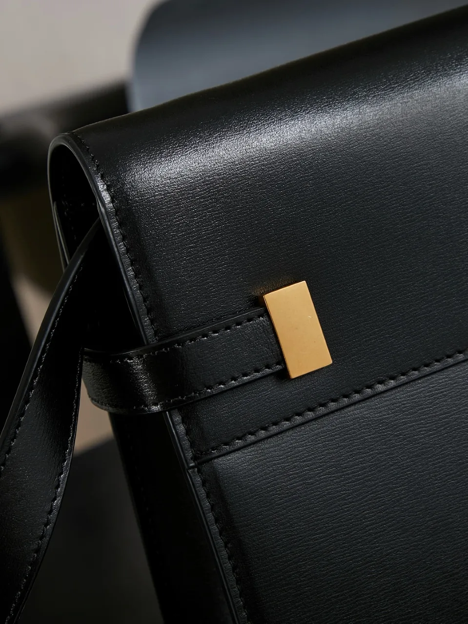 Fendi Baguette Black Calfskin Shoulder Bag product photo from LabelPicks