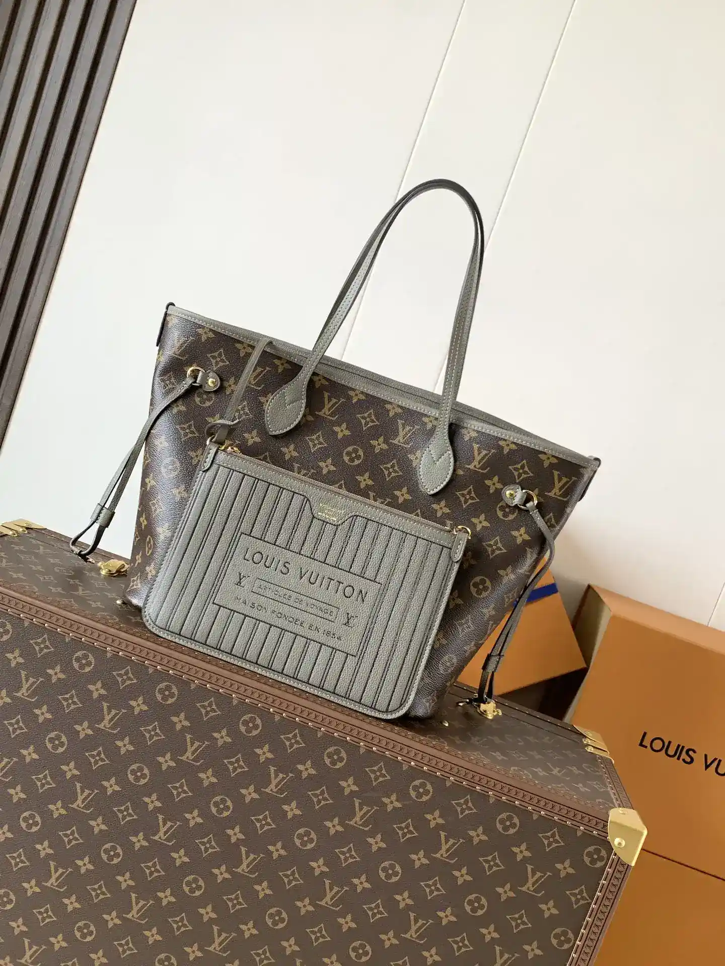 Louis Vuitton Neverfull Black Monogram Canvas Tote Bag product photo from LabelPicks