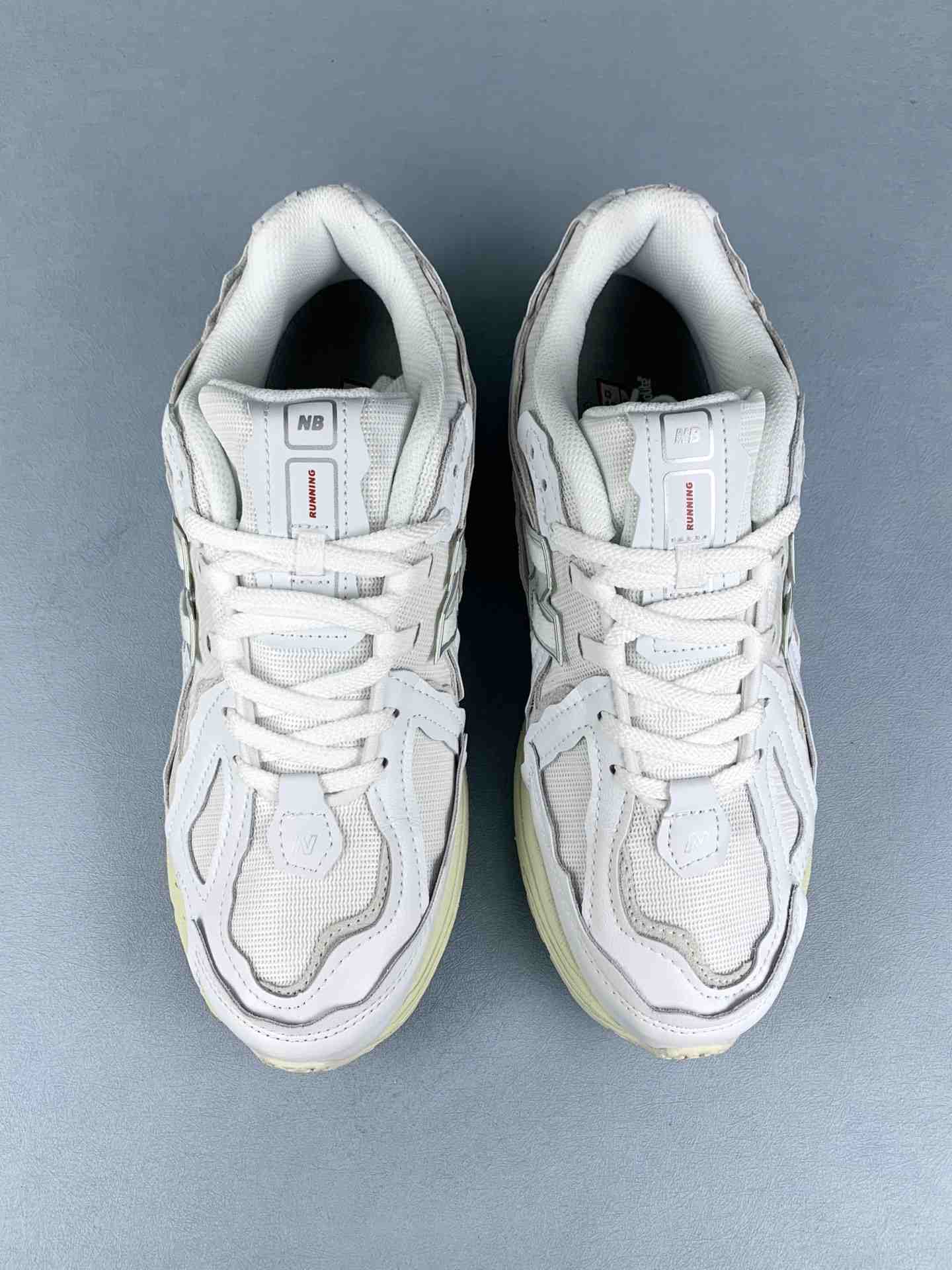 1906D Shoes