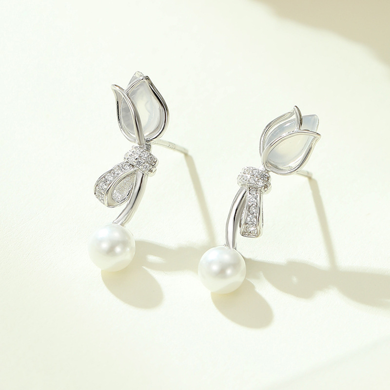 Original tulip earrings for women, summer forest style, fresh floral earrings, ins-style Chanel-inspired chalcedony earrings, pure silver