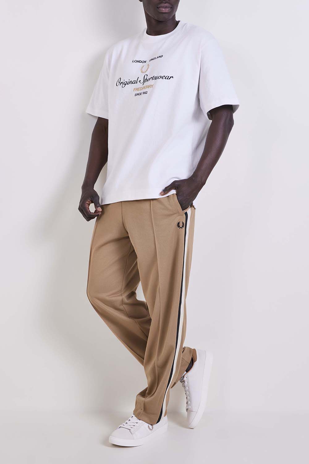 FRED PERRY חולצת טי בגזרה משוחררת