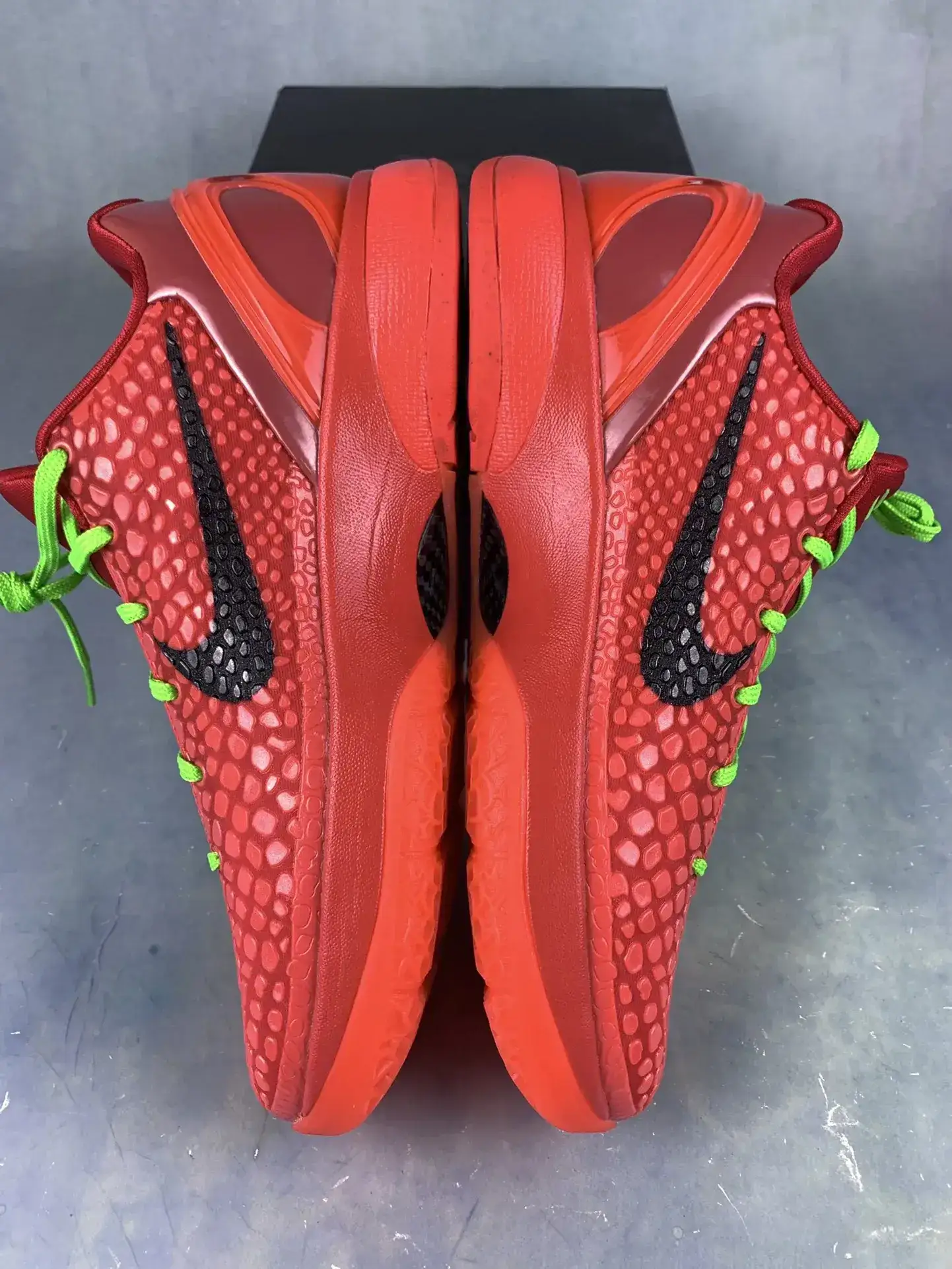 Kobe 6 Protro “Reverse Grinch” Basketball Shoes product photo from LabelPicks