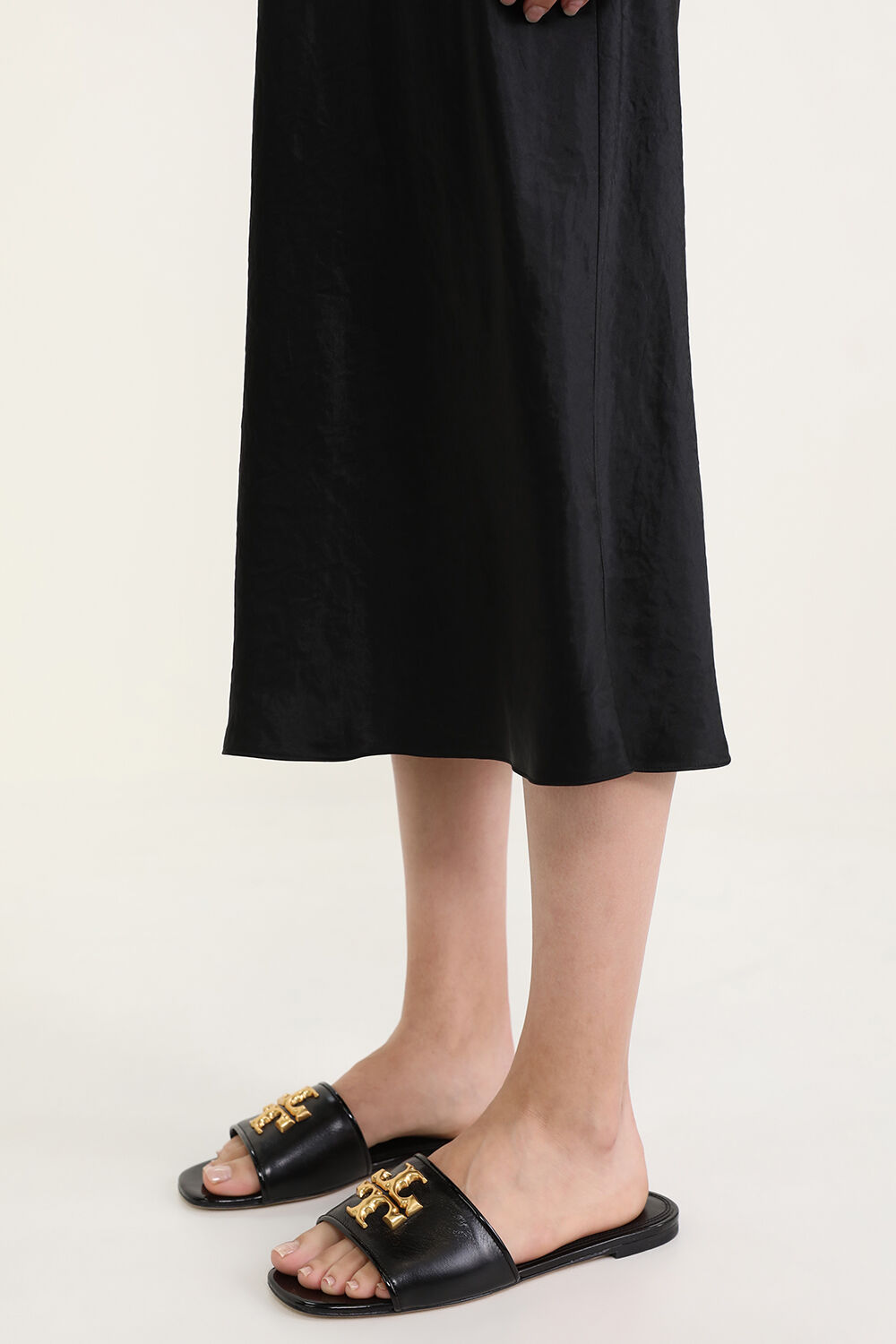 TORY BURCH כפכפי סליידס מעור