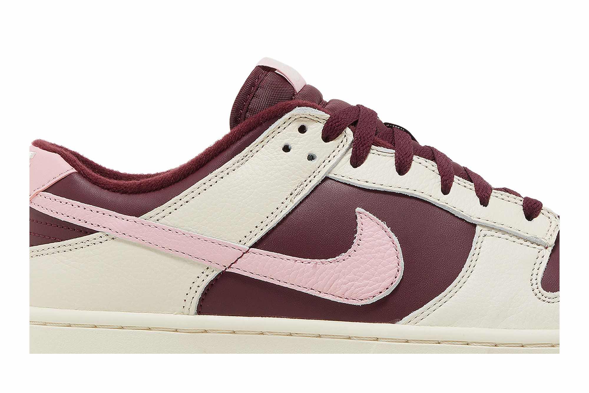 Nike Dunk Low Premium ‘Valentine’s Day 2023’ DR9705-100