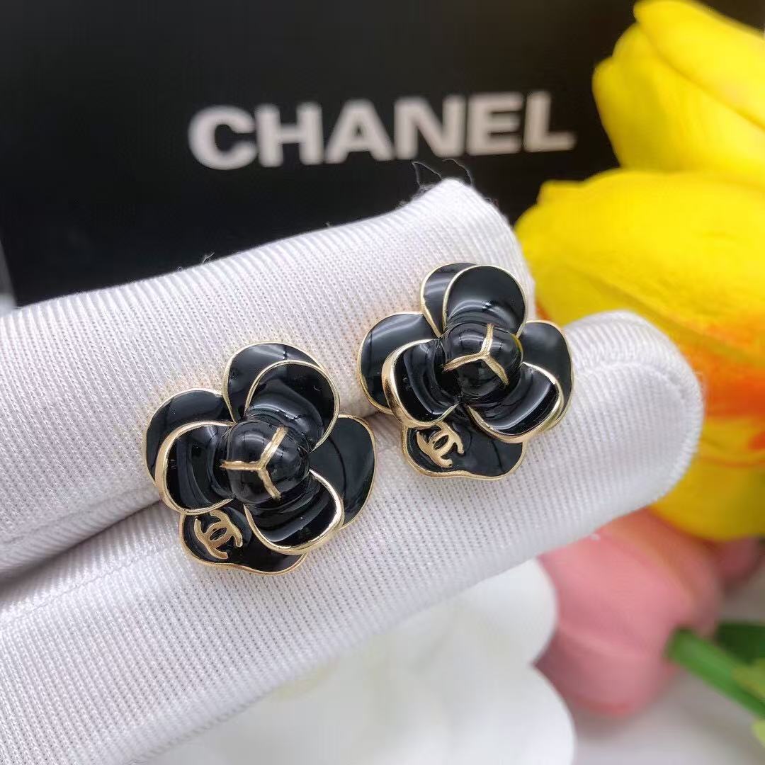 CHANEL Camellia stud earrings