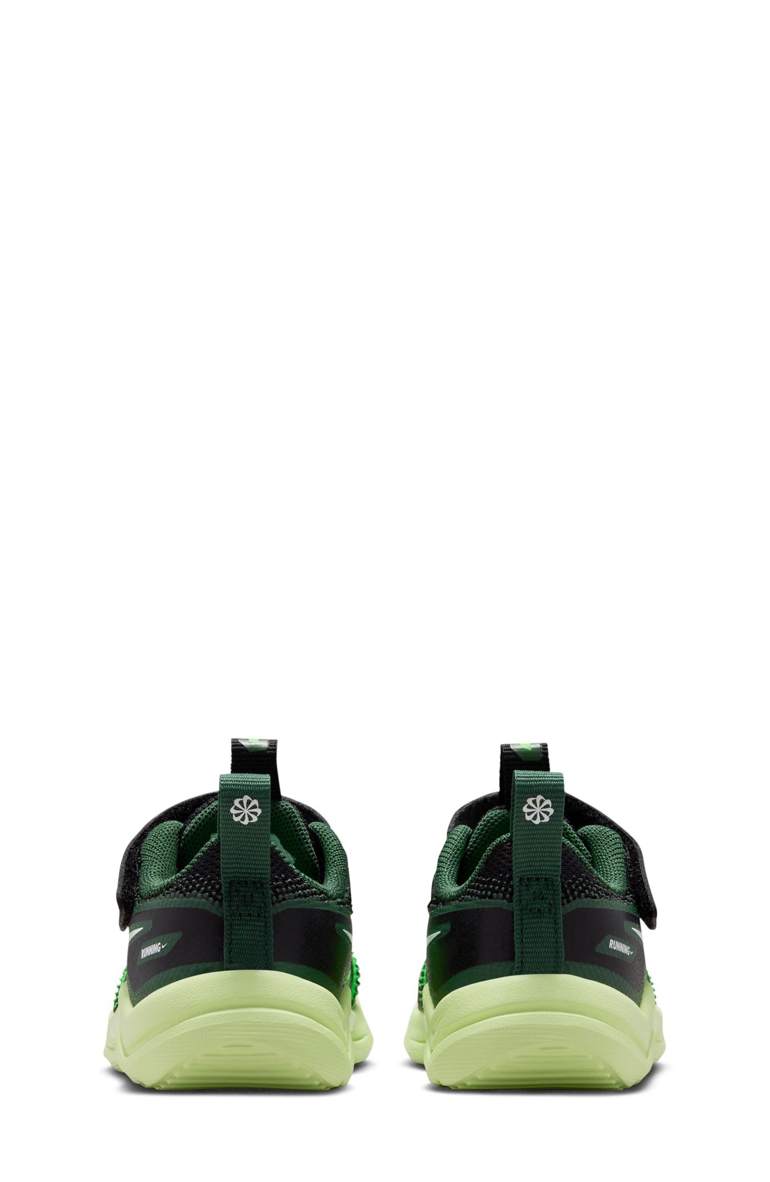 Nike Cosmic Runner Running Shoe