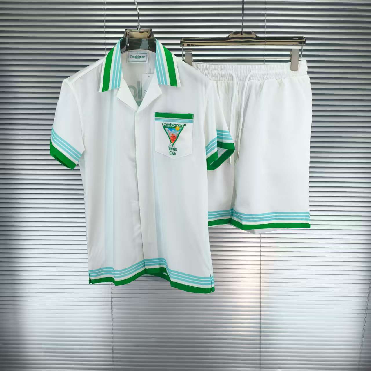 1022 New shirt and shorts suit