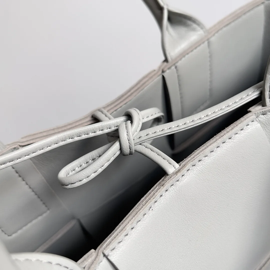 Bottega Veneta Lambskin Tote Bag product photo from LabelPicks