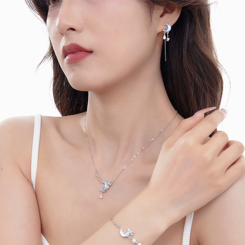 Original moon-shaped long earrings, 925 sterling silver, high-end design, Korean style, new moonstone tassel earrings, trendy Instagram style