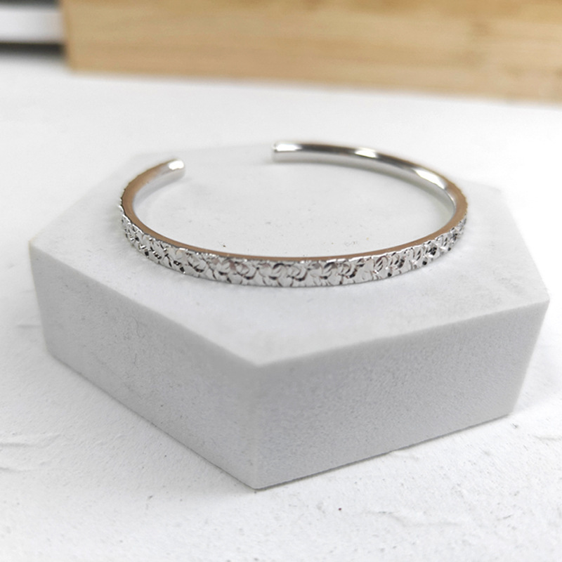 S925 sterling silver, trendy ice-crystal bracelet, dazzling and fashionable, adjustable open design, high-end jewelry for women