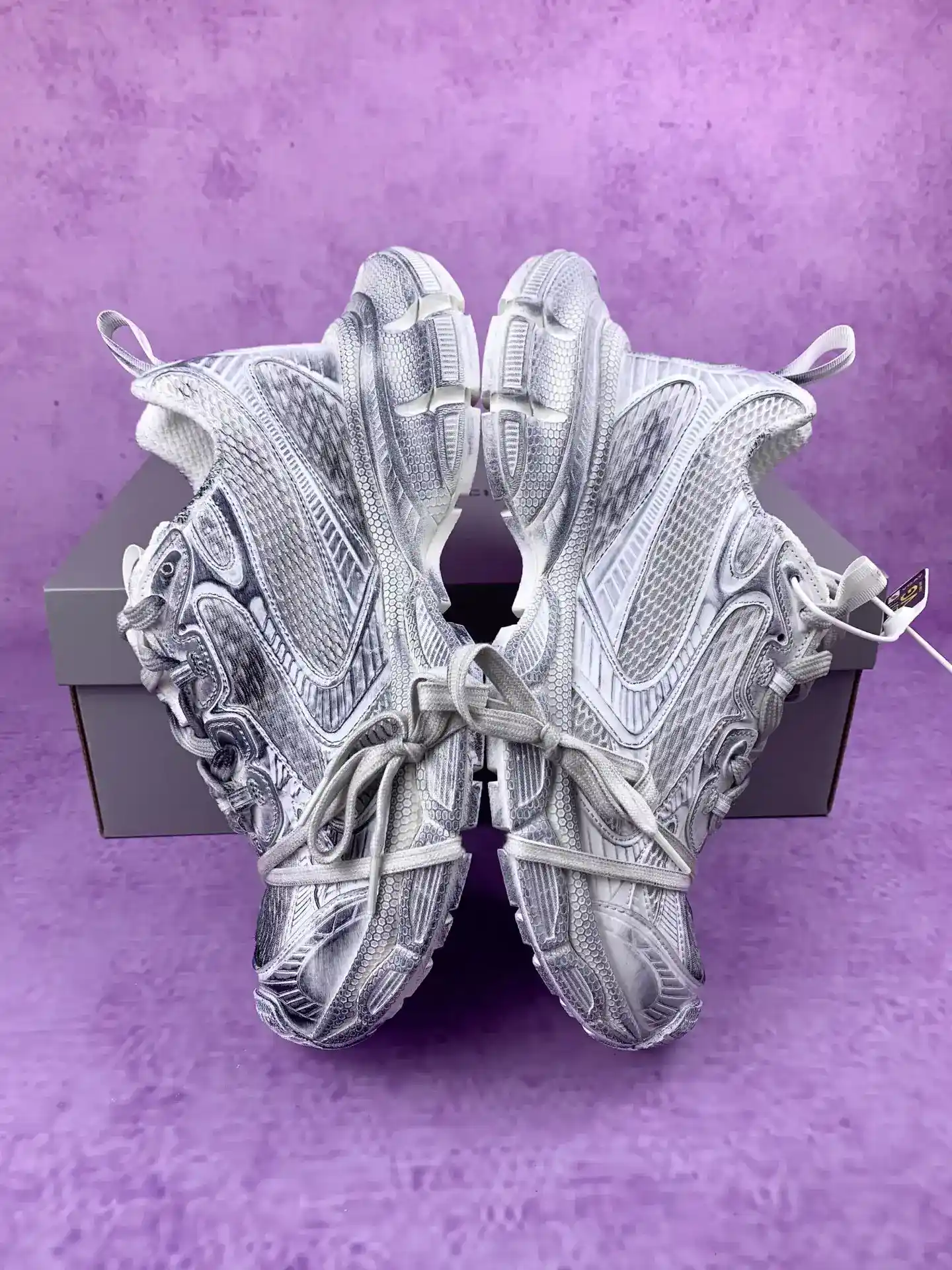 3XL Sneaker in White product photo from LabelPicks