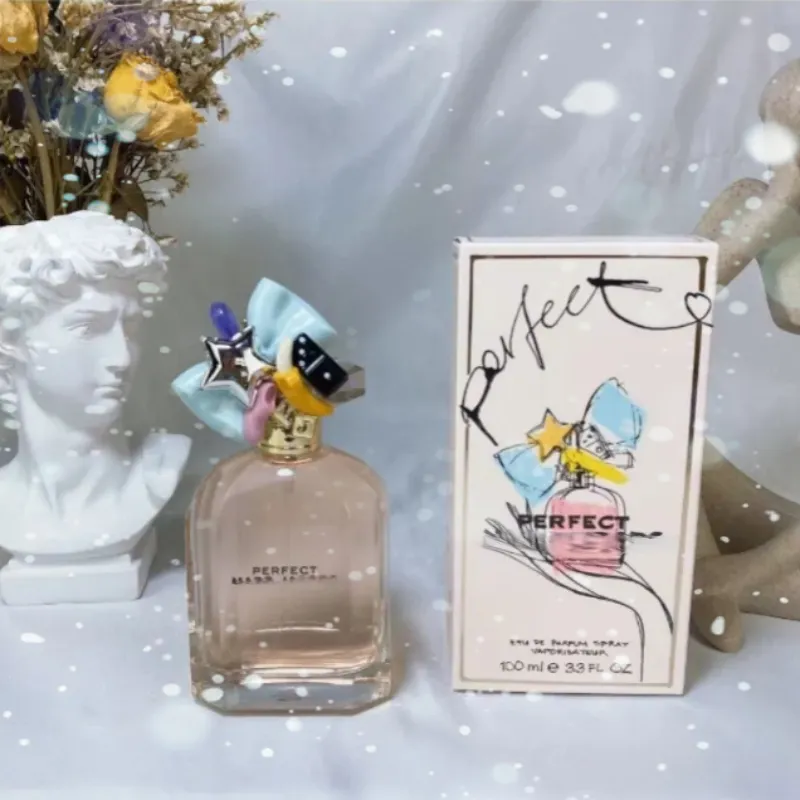 Marc Jacobs Perfect Eau de Parfum for Women – Rhubarb, Almond Milk & Cashmeran