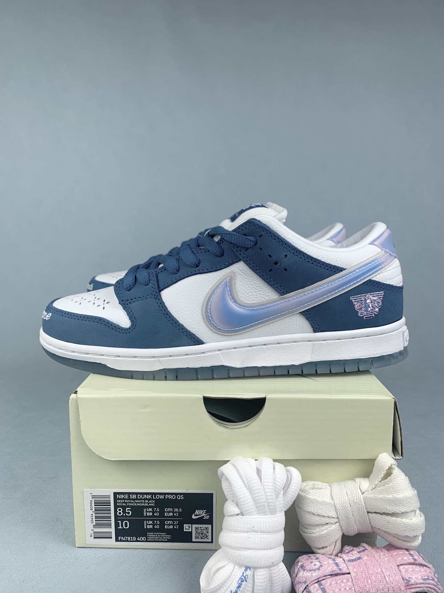 Born x Raised x Nike SB Dunk Low Pro QS “One Block at a Time” - Deep Royal Blue/White/Black