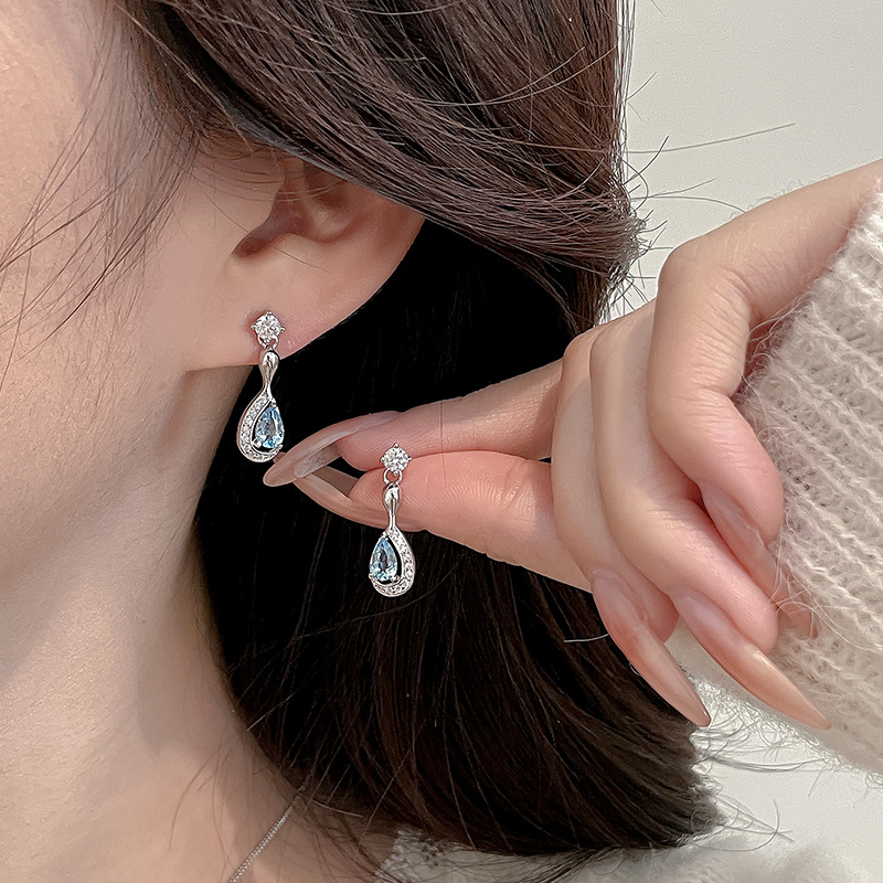 Original blue teardrop earrings for women, made of sterling silver, niche light luxury with a high-end feel, exquisite topaz earrings