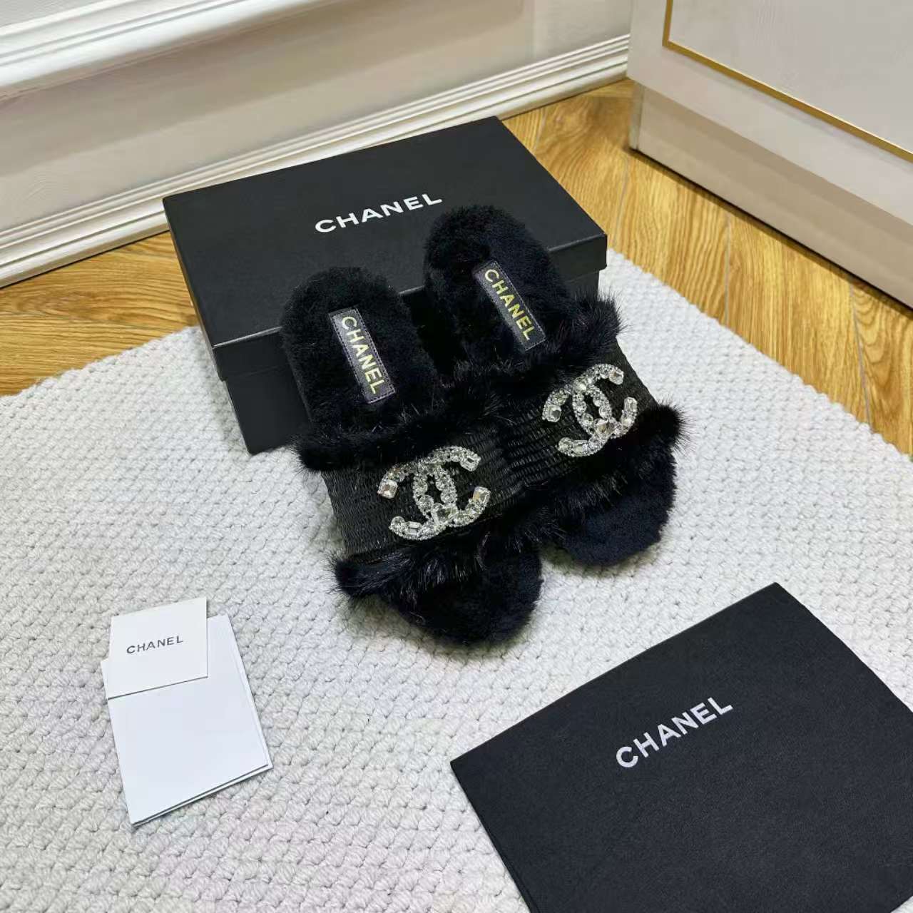 0411 New Breathable Loose Home Couple Logo Slippers