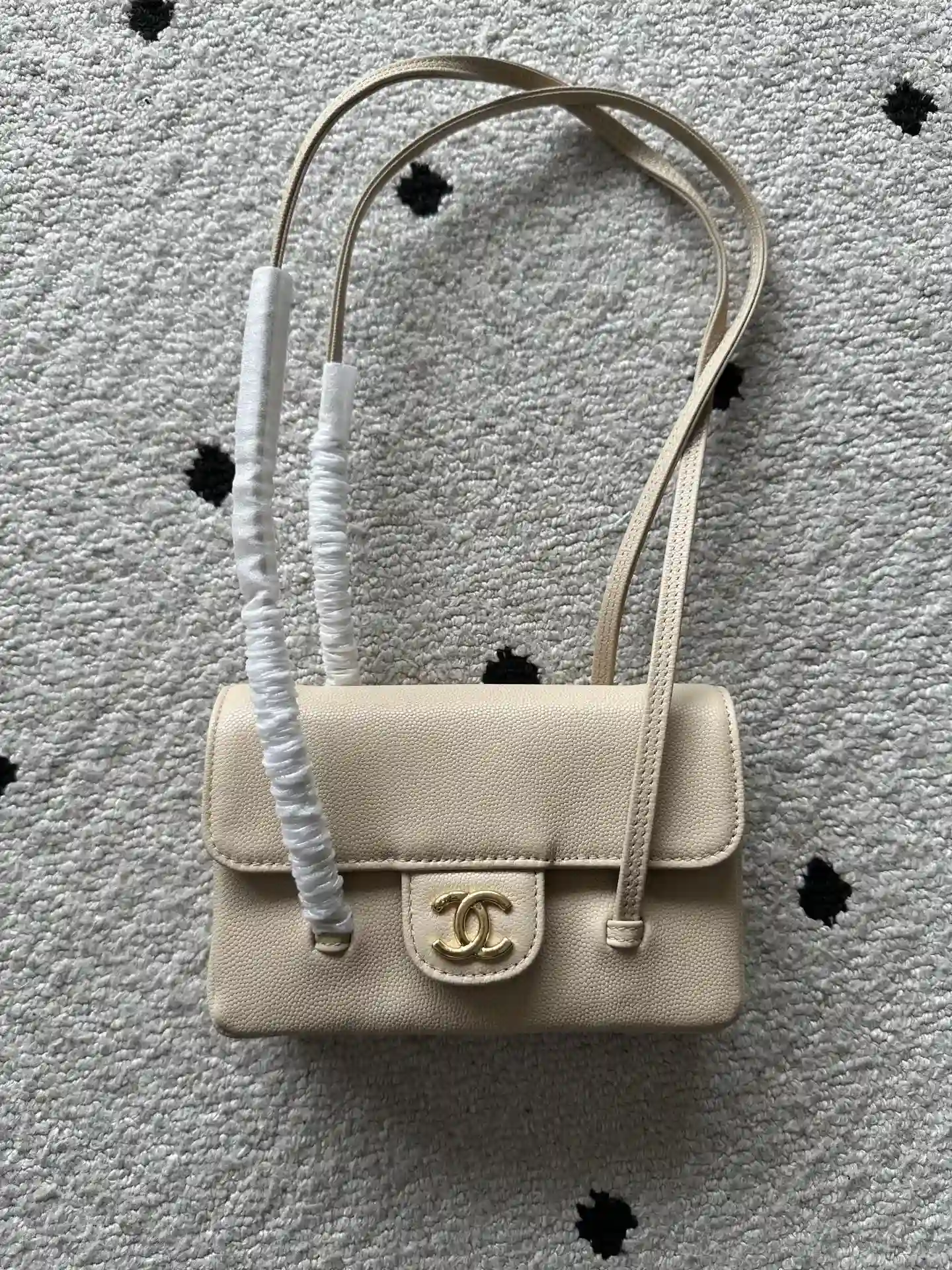 Chanel Lambskin Shoulder Bag product photo from LabelPicks