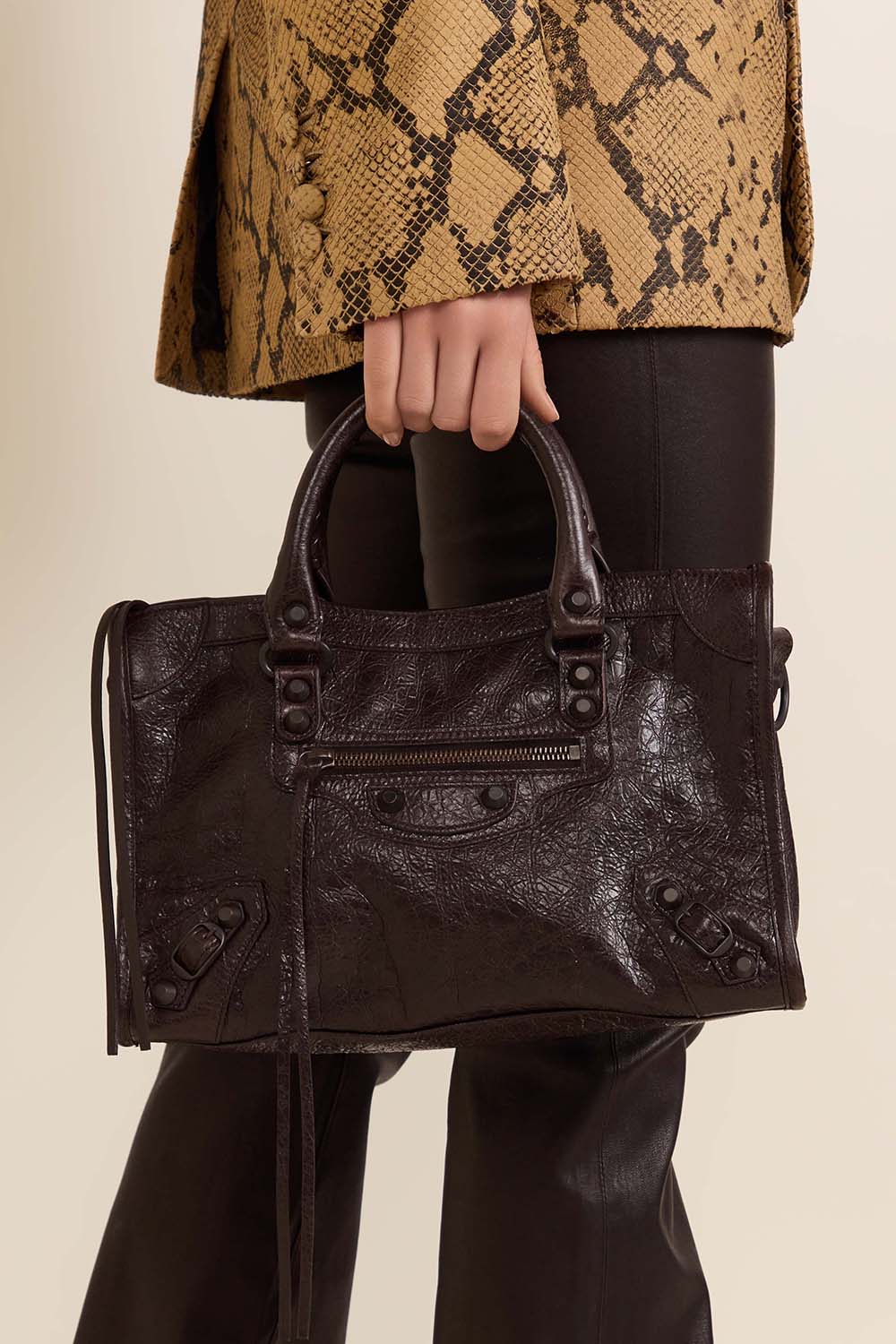 BALENCIAGA תיק קרוסבודי