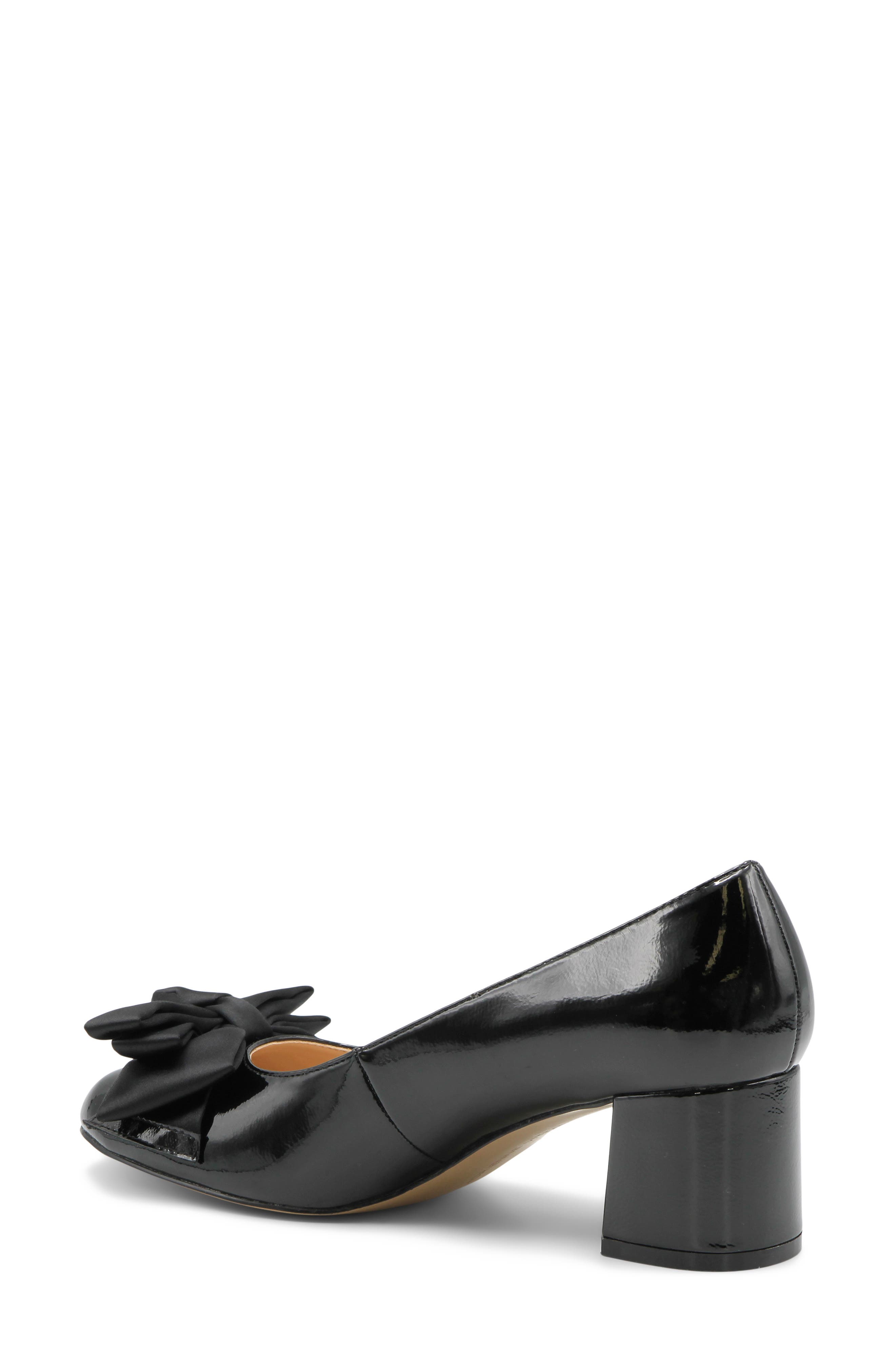 Adrienne Vittadini Ceena Bow Pump