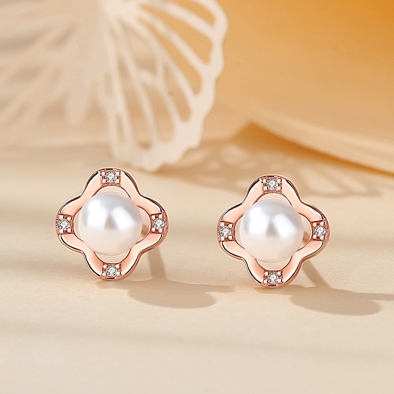 925 sterling silver weekly earrings, a touch of luxury and sophistication, featuring a four-leaf clover and eight-pointed star design, fashionable and elegant, perfect as a Valentine's Day gift