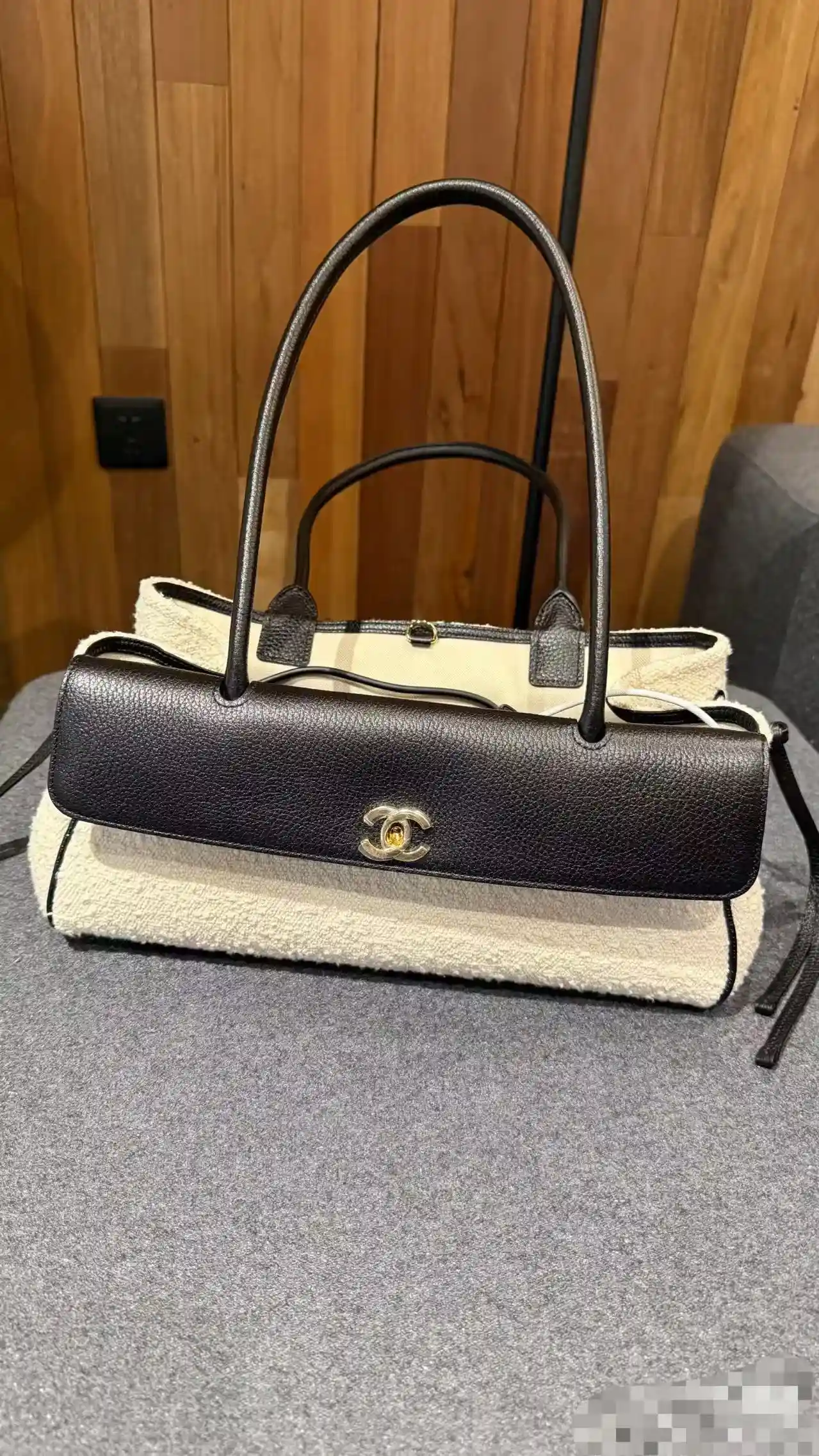 Chanel Black Grained Leather Tote Bag product photo from LabelPicks