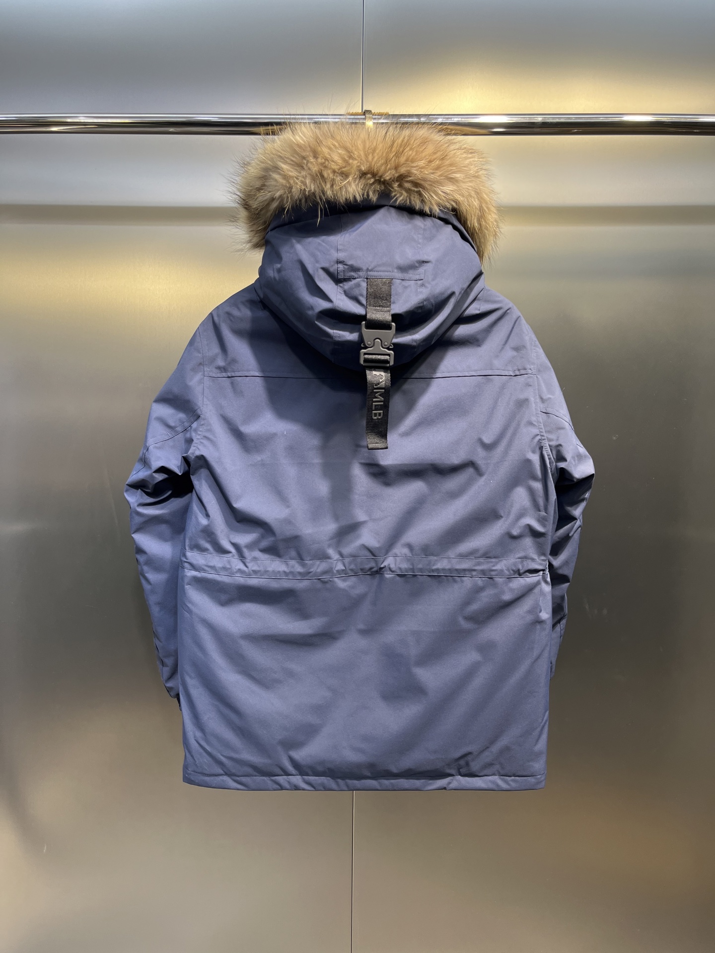 2025 latest trend warm comfortable mountaineering skiing windproof down jacket 0904