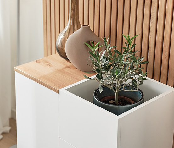 Highboard auf Rollen