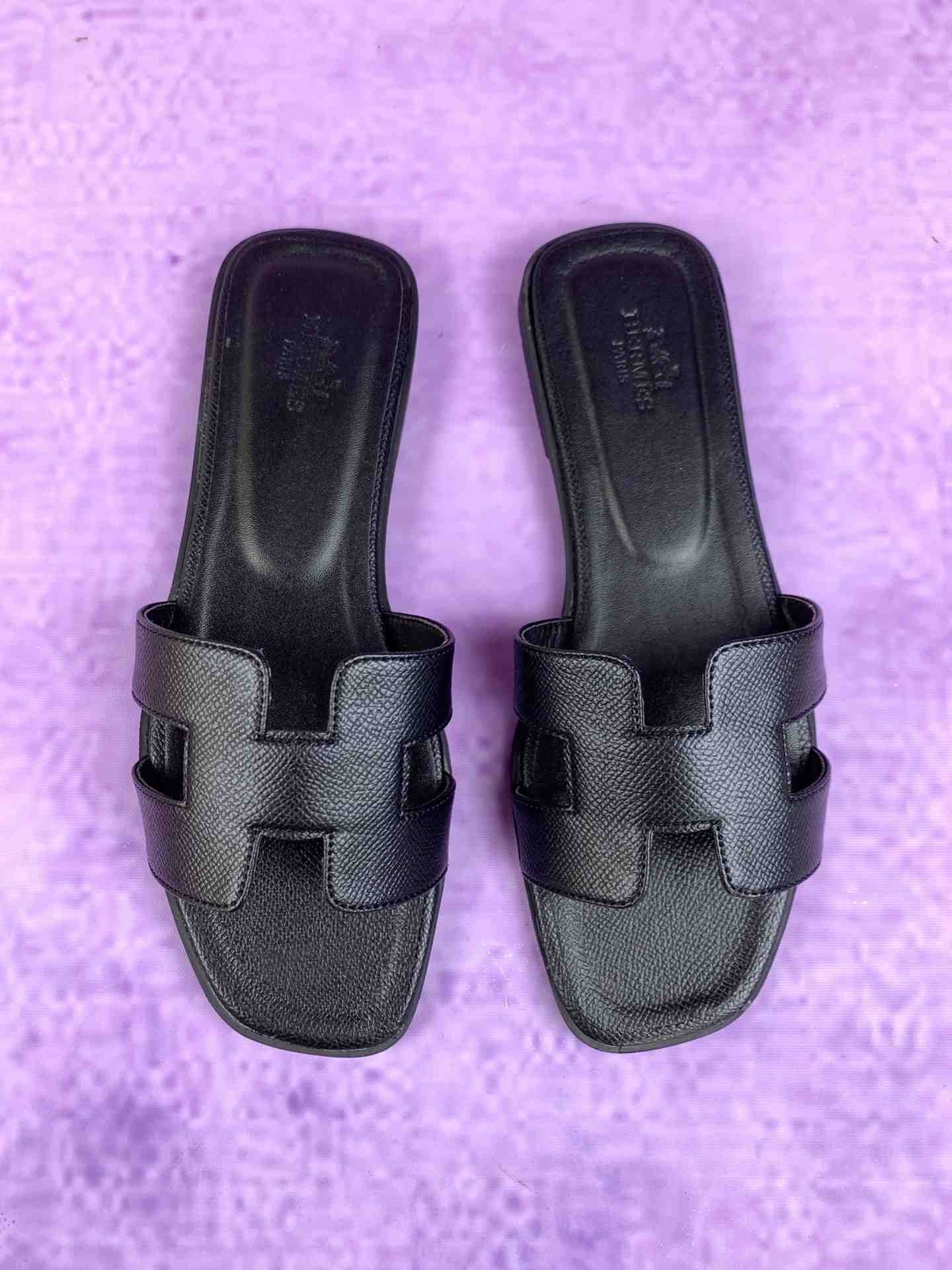Oran sandal