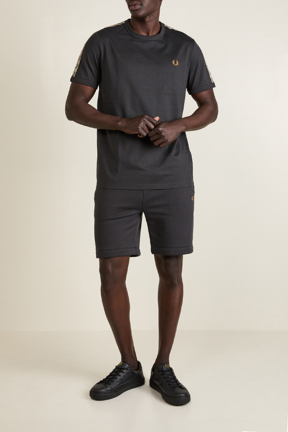 FRED PERRY מכנסי ג'וג קצרים