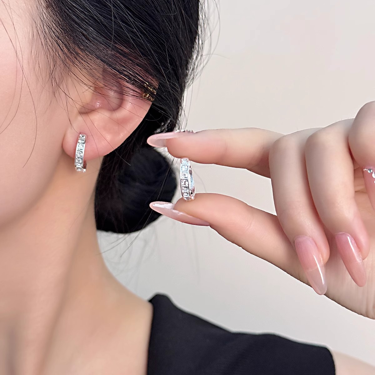 925 sterling silver cubic zirconia sparkling hoop earrings, Korean style, simple and elegant, geometric round super shiny hoop earrings