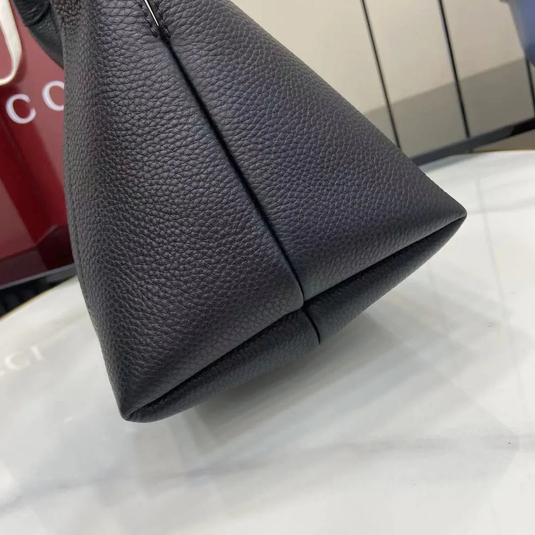 Gucci Black Grained Leather Shoulder Bag product photo from LabelPicks