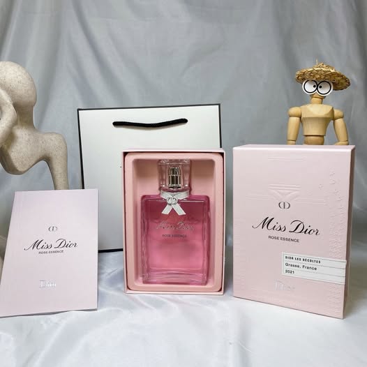 Dior Miss Dior Rose Essence EDT for Women – Geranium, Rose & Vetiver