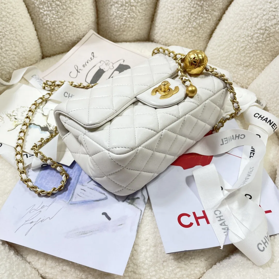 Chanel White Shoulder Bag product photo from LabelPicks