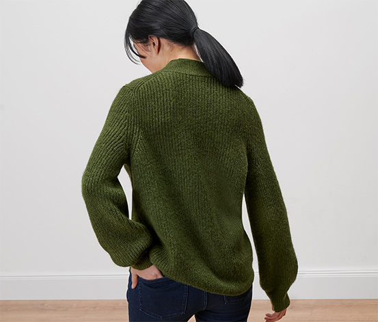 Grobstrickpullover mit Knöpfen