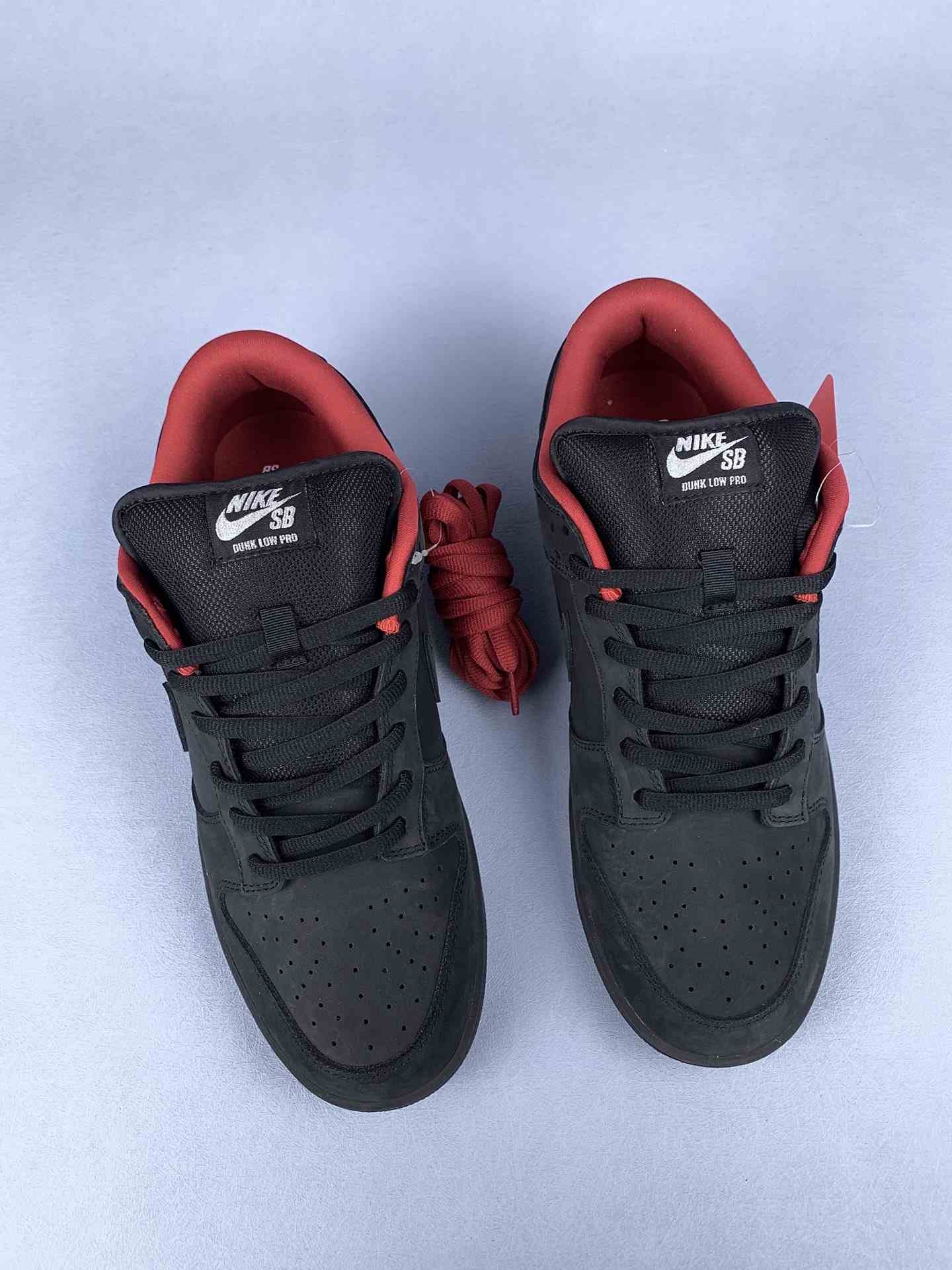 Supreme x Nike SB Dunk Low OG QS Shoes