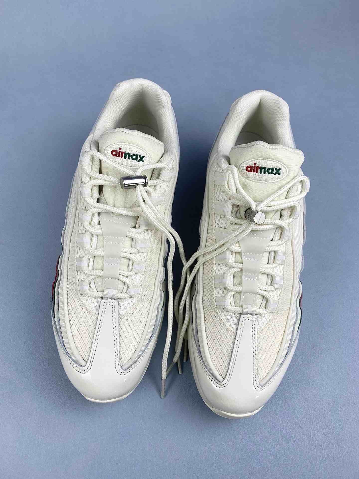 Nike Air Max 95 x UNDEFEATED Shoes