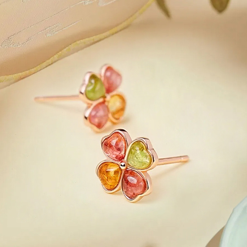 Heart-shaped four-leaf clover tourmaline earrings, made of 925 sterling silver, featuring a heart-shaped geometric design – a trendy and versatile accessory for women