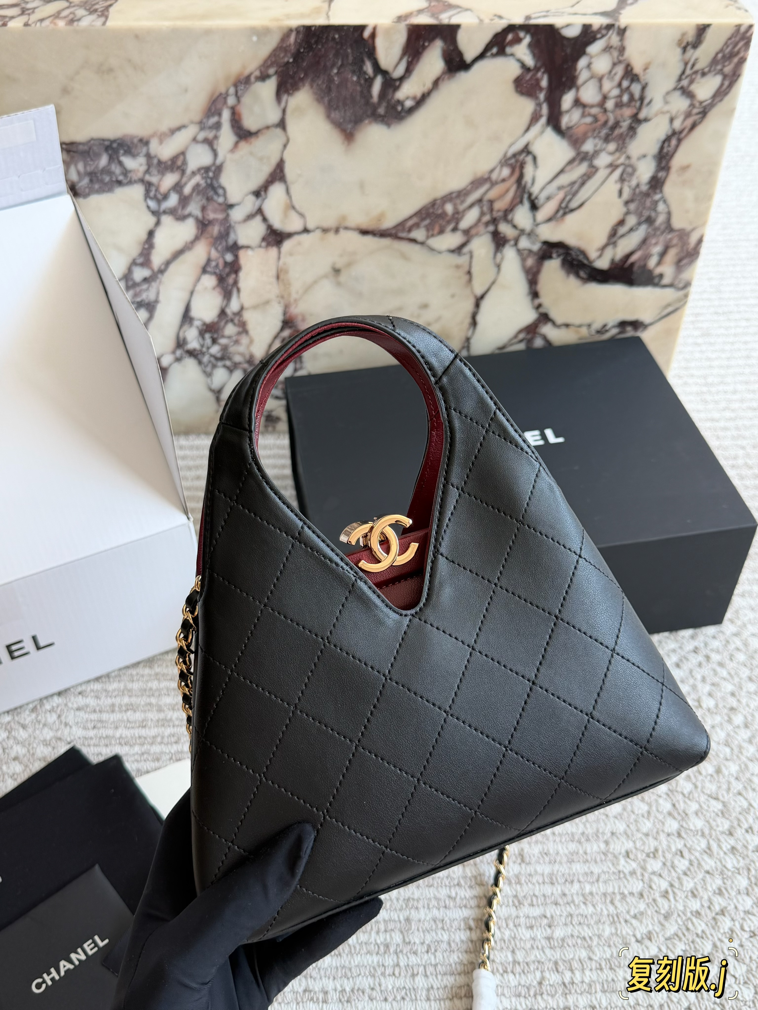 CHANEL Hobo