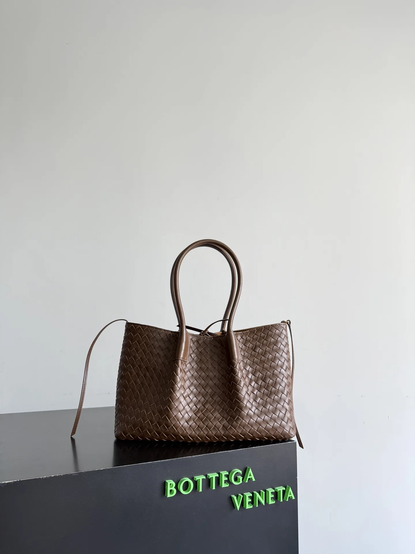 Bottega Veneta Shopper Tote Bag product photo from LabelPicks