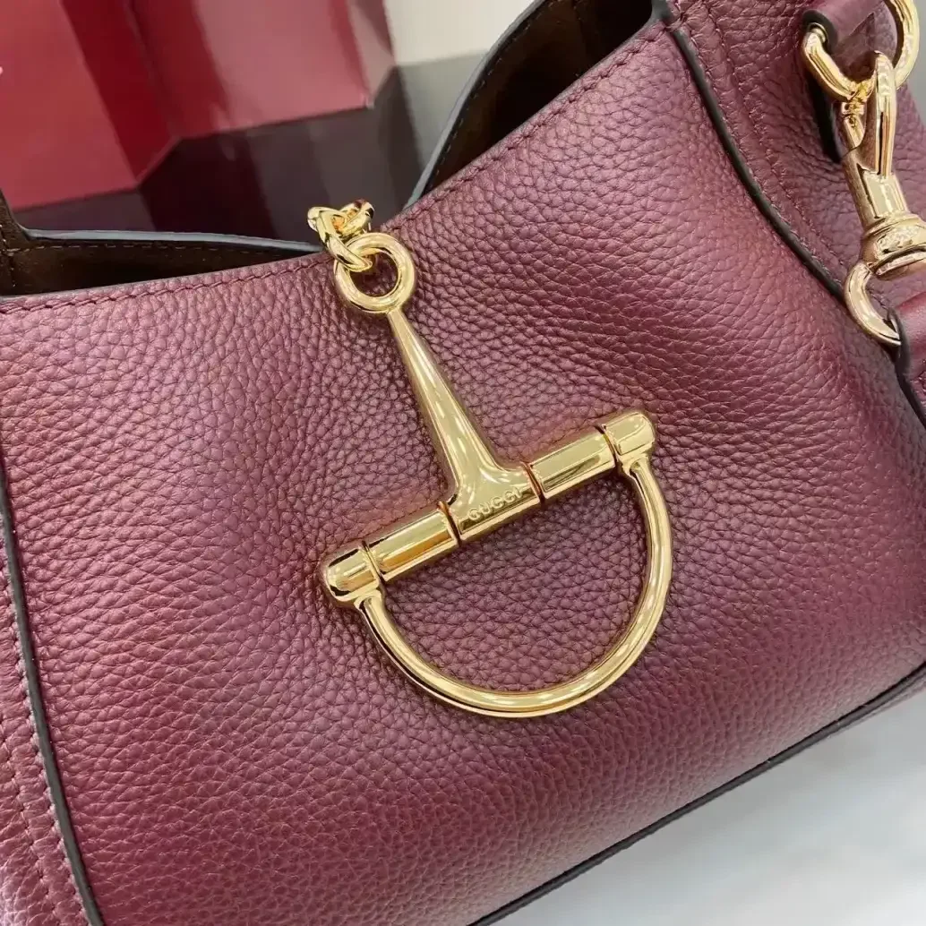 Gucci Red Grained Leather Shoulder Bag product photo from LabelPicks