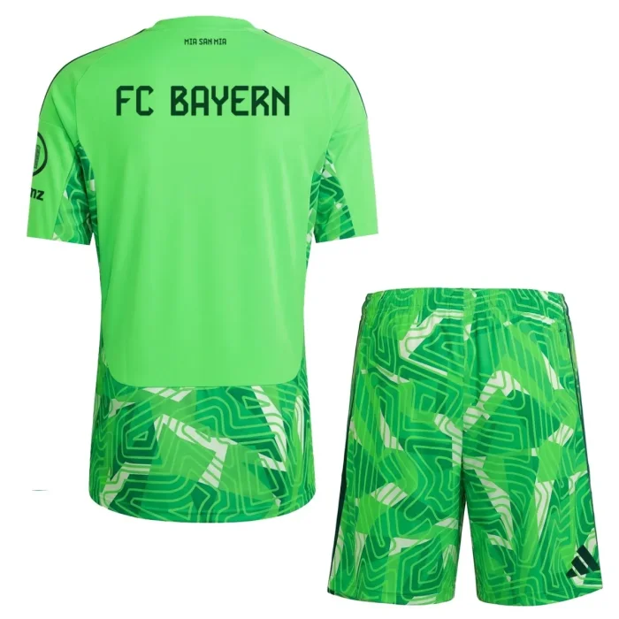 Bayern Munich Goalkeeper Jersey Suit 26/27